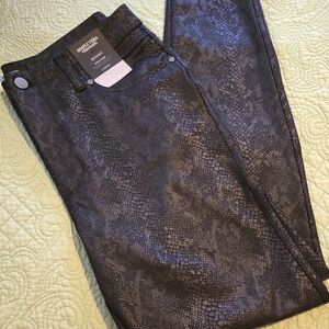 Skinny jeans. Great with a blouse for a date night.